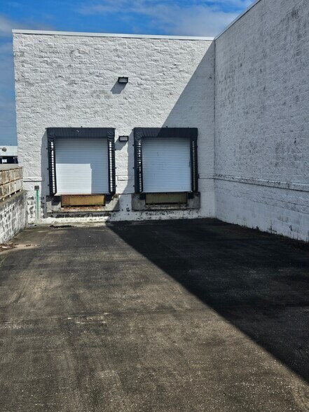 9550 Emmett F Lowry Expy, Texas City, TX à louer - Photo de l’immeuble – Image 2 sur 4