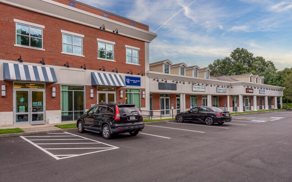 318 Main St, Northborough, MA à louer - Photo de l’immeuble – Image 3 sur 7