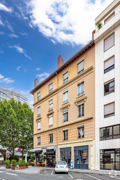 Local commercial dans Lyon à louer - Photo de l’immeuble – Image 2 sur 2