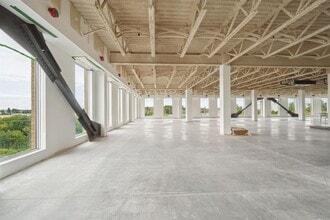 6485 Rue Doris-Lussier, Boisbriand, QC à louer Photo de la construction– Image 2 sur 5