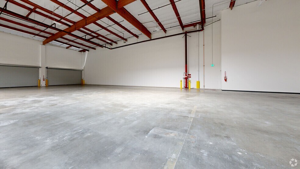 1175 Aviation Pl, San Fernando, CA à louer - Numérisation 3D Matterport – Image 2 sur 16