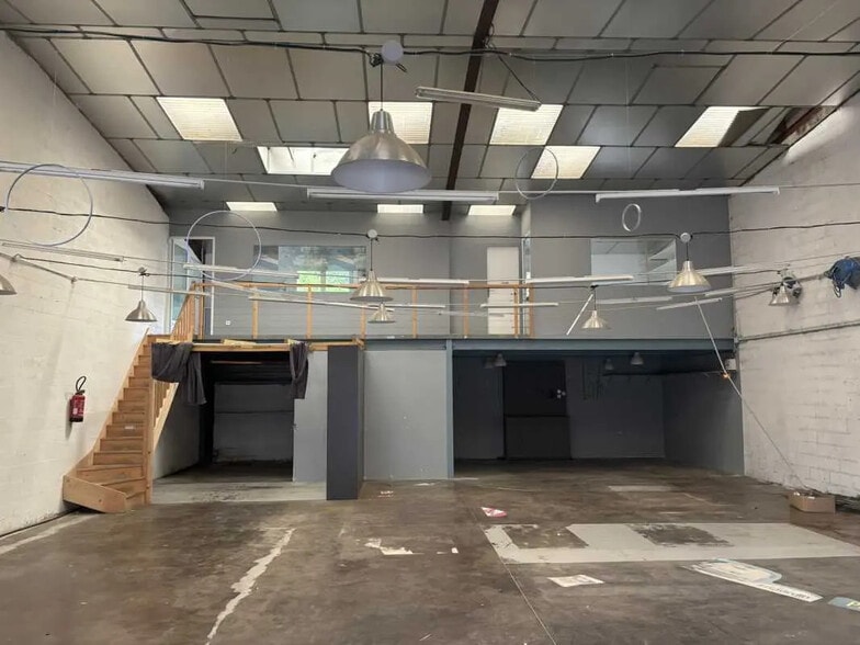 Bureau dans Villiers-sur-Marne à vendre - Photo de l’immeuble – Image 2 sur 8