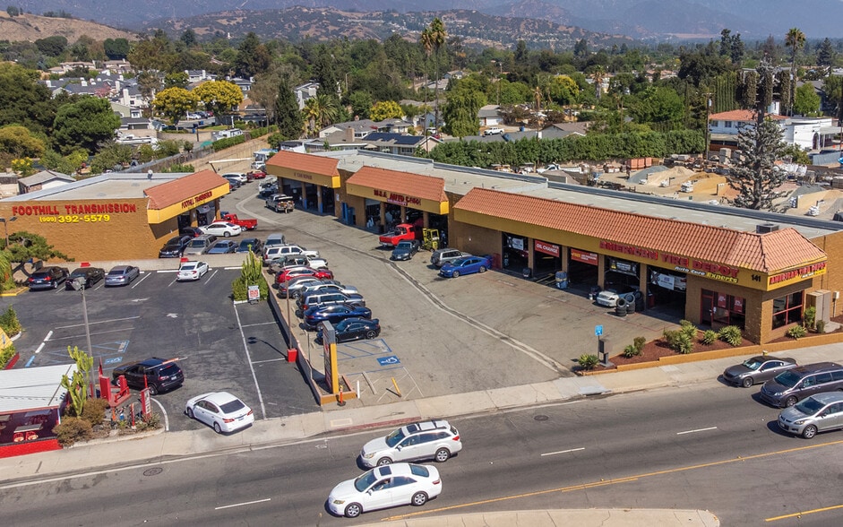 141 W Foothill Blvd, Pomona, CA à vendre - Photo de l’immeuble – Image 1 sur 5