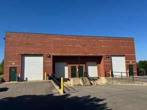 1061 E Main St, East Dundee, IL à louer Photo de l’immeuble– Image 2 sur 3