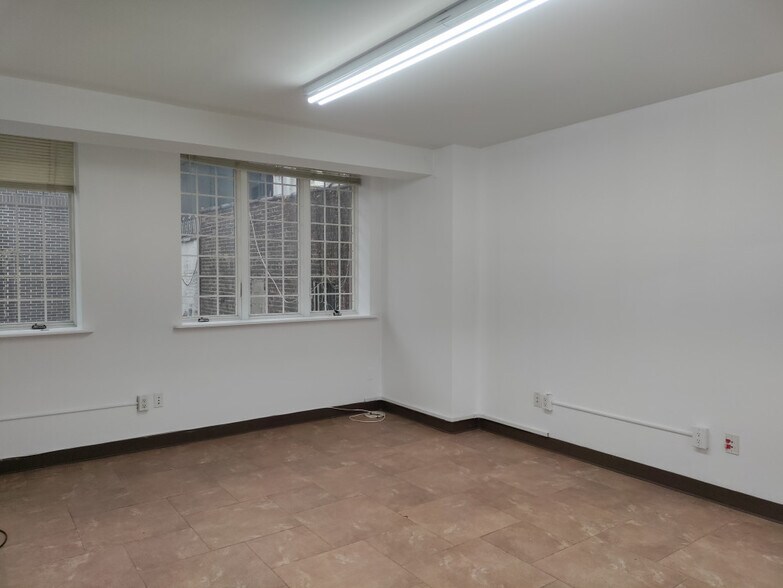 279 Lake St, Brooklyn, NY à louer - Photo de l’immeuble – Image 3 sur 5