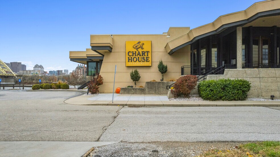 405 Riverboat Row, Newport, KY à vendre - Photo de l’immeuble – Image 3 sur 8