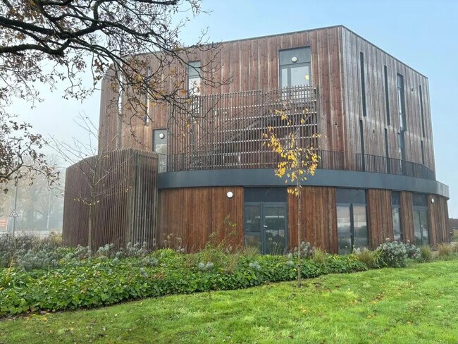 Plus de détails pour 2 Rue Des Grands Châtaigniers, Vertou - Bureau à vendre