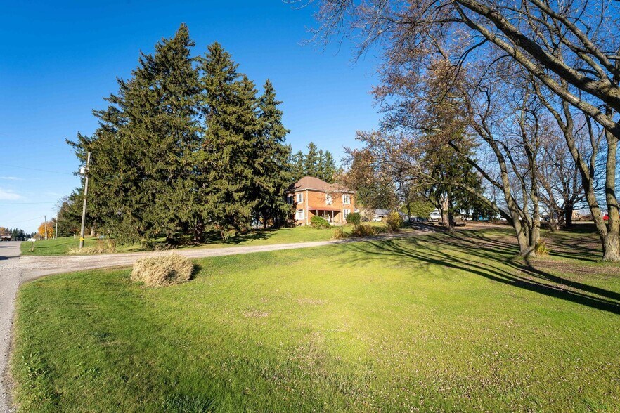 594440 Oxford 59, Woodstock, ON à vendre - Photo de l’immeuble – Image 3 sur 15