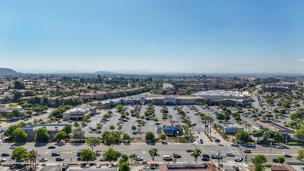 40930-41090 California Oaks Rd, Murrieta, CA à louer - Photo de l’immeuble – Image 2 sur 167