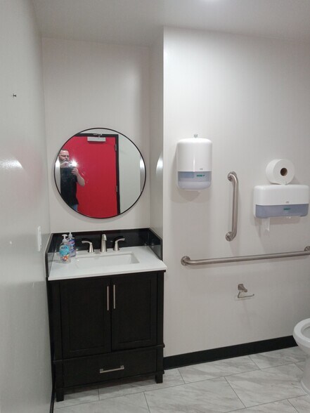 4950 S Broadway St, Wichita, KS à louer - Photo de l’immeuble – Image 3 sur 14