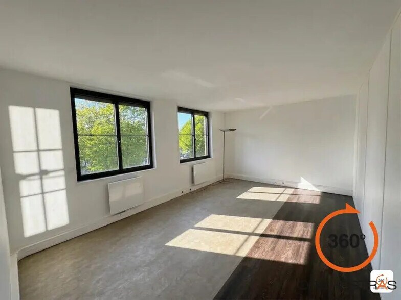 Bureau dans Lognes à louer - Photo de l’immeuble – Image 3 sur 14
