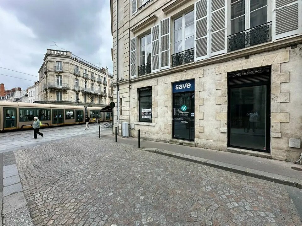 Local commercial dans Orléans à louer Photo de l’immeuble– Image 1 sur 10