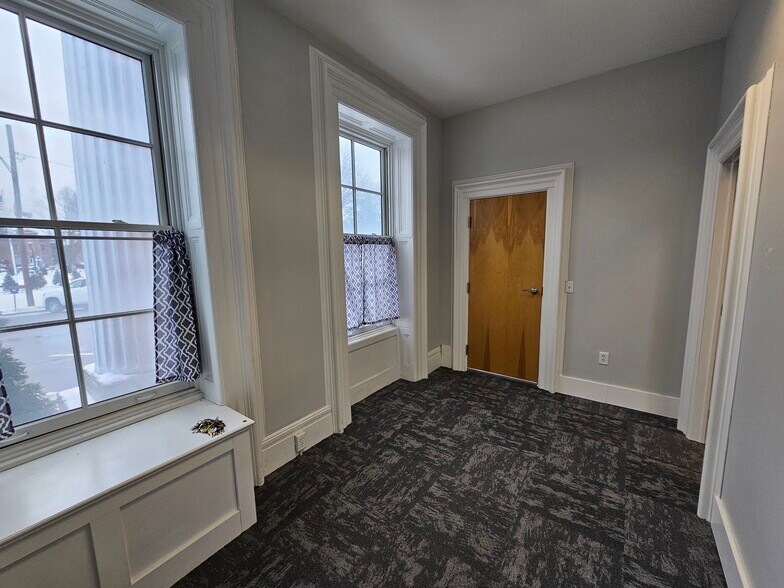 10 W Pulteney Sq, Bath, NY à louer - Photo intérieure – Image 3 sur 11