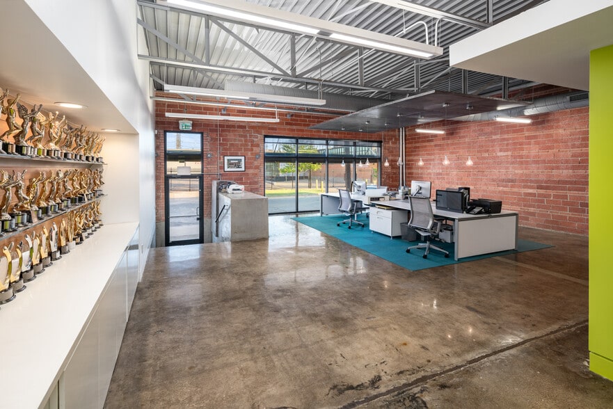 127 Pittsburg St, Dallas, TX à louer - Photo de l’immeuble – Image 3 sur 47