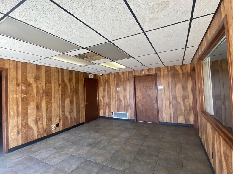 8330 N County Rd W, Odessa, TX à louer - Photo de l’immeuble – Image 3 sur 8