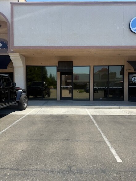 3167 Fowler Ave, Clovis, CA à louer - Photo de l’immeuble – Image 2 sur 11