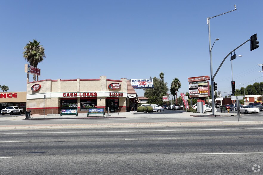 7201-7225 Balboa Blvd, Van Nuys, CA à louer - Photo principale – Image 1 sur 6