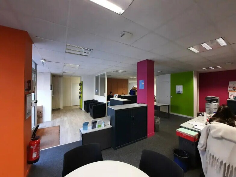 Bureau dans Rouen à louer - Photo de l’immeuble – Image 2 sur 13