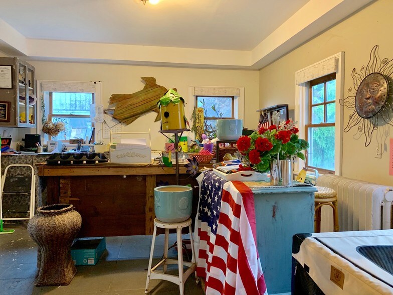 229 N Main St, Sayville, NY à vendre - Photo intérieure – Image 3 sur 26