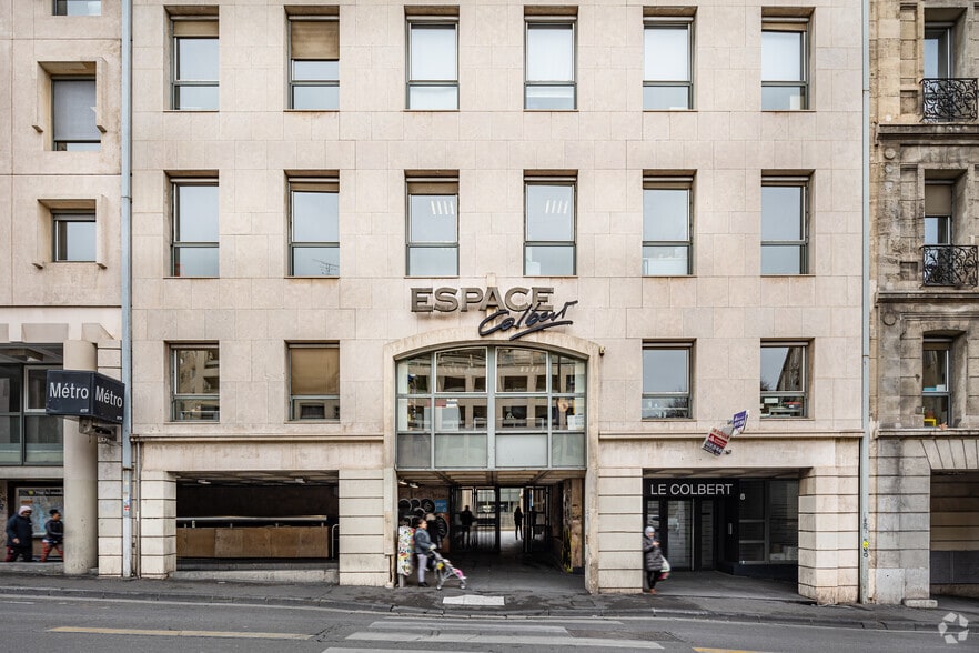 8-10 Rue Sainte Barbe, Marseille à louer - Photo de l’immeuble – Image 3 sur 3