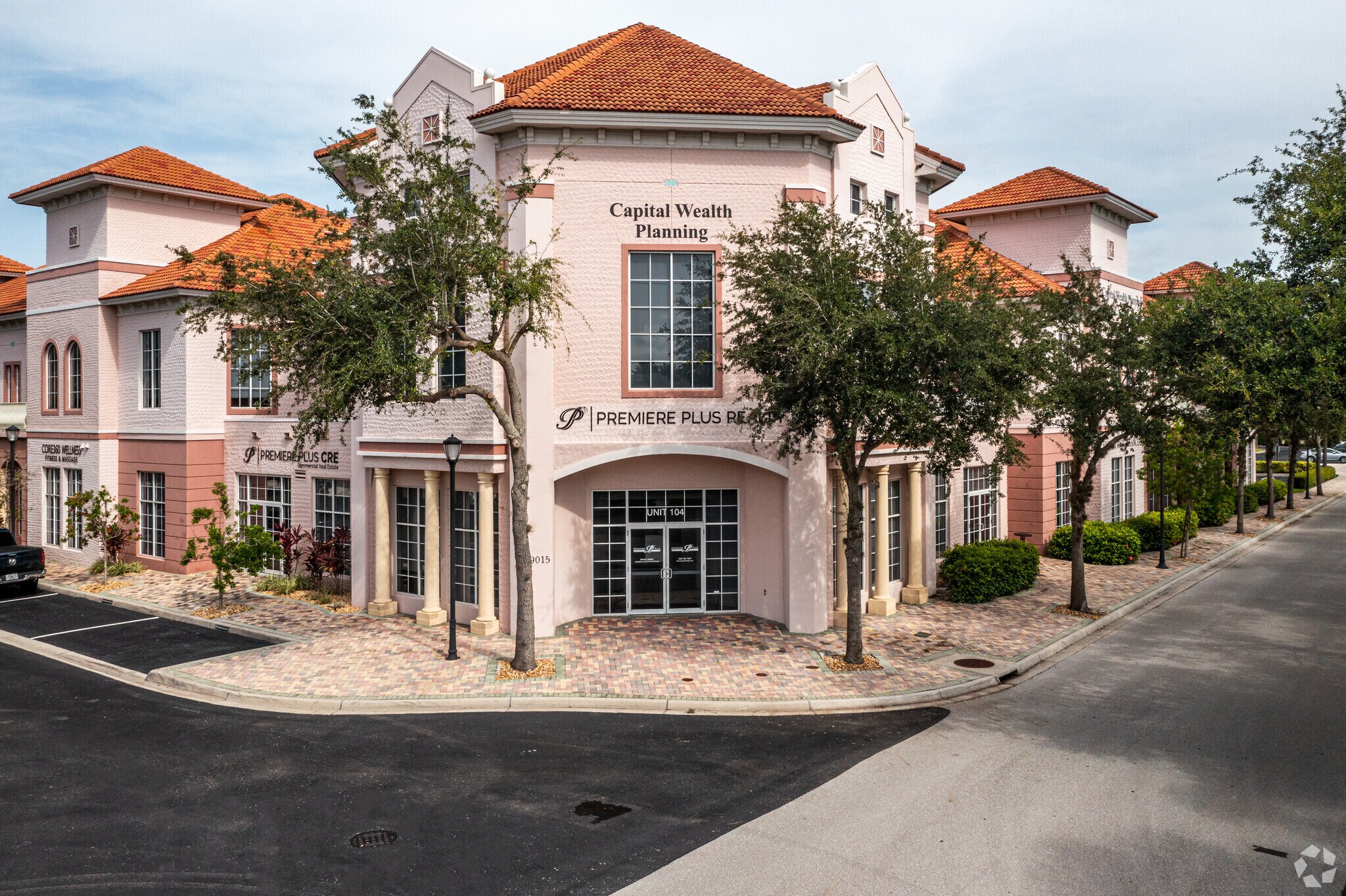 9015 Strada Stell Ct, Naples, FL à louer Photo de l’immeuble– Image 1 sur 12