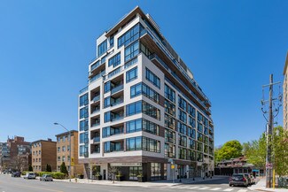 Plus de détails pour 1990 Bloor St W, Toronto, ON - Logement à vendre