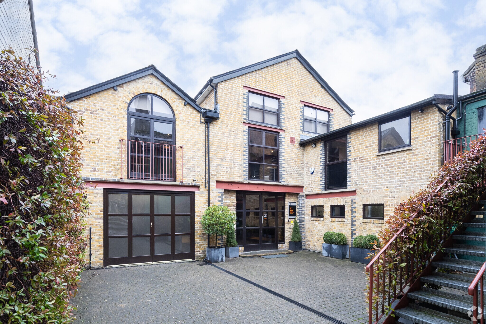 47 Queens Rd, Weybridge à louer Photo principale– Image 1 sur 3