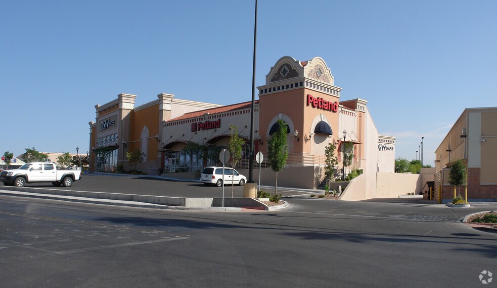 1313-1345 George Dieter Dr, El Paso, TX à louer - Photo de l’immeuble – Image 2 sur 7
