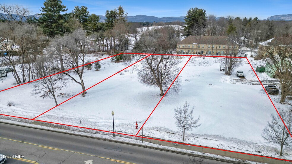 67-71 Main St, Queensbury, NY à vendre - Aérien – Image 1 sur 5