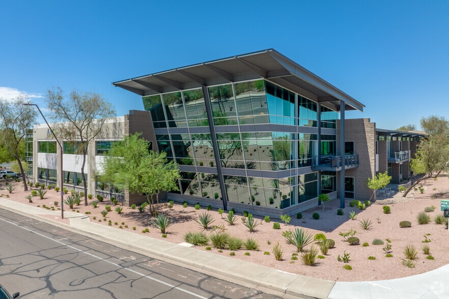 5555 E Van Buren St, Phoenix, AZ à louer - Photo principale – Image 1 sur 6