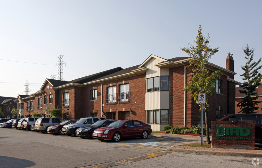 5403 Eglinton Ave W, Toronto, ON à louer - Photo de l’immeuble – Image 3 sur 7