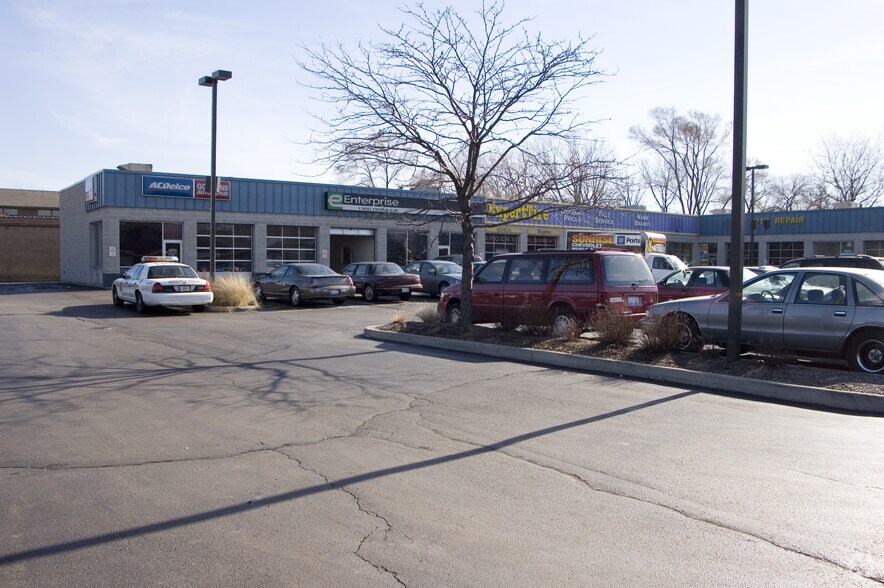 6445-6495 W 111th St, Worth, IL à vendre - Photo de l’immeuble – Image 3 sur 12