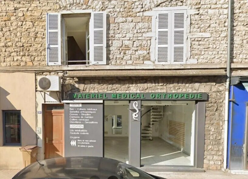 Local commercial dans Villefranche-sur-Saône à louer - Photo de l’immeuble – Image 1 sur 3