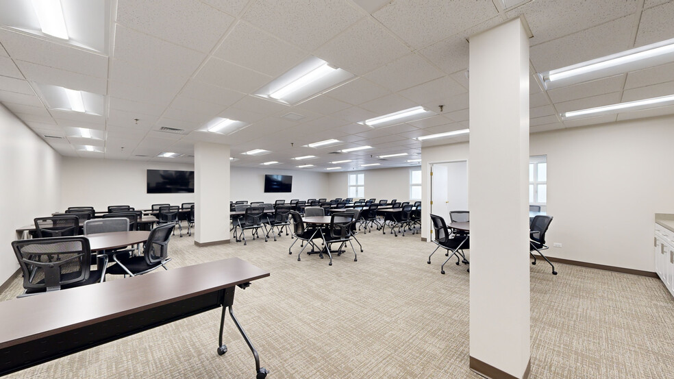 900 Jorie Blvd, Oak Brook, IL à louer - Numérisation 3D Matterport – Image 3 sur 21