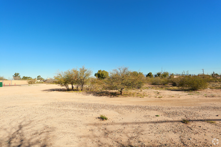 6444 S Fontana Ave, Tucson, AZ à louer - Photo de l’immeuble – Image 2 sur 4