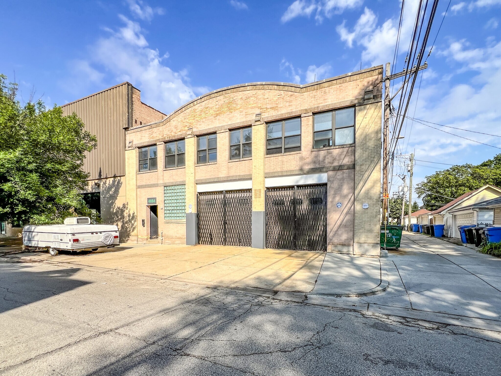 4664 N Lowell Ave, Chicago, IL à louer Photo de l’immeuble– Image 1 sur 7