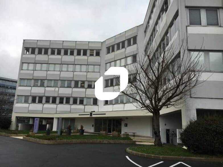 12 Chaussée Jules César, Osny à louer - Photo de l’immeuble – Image 1 sur 19