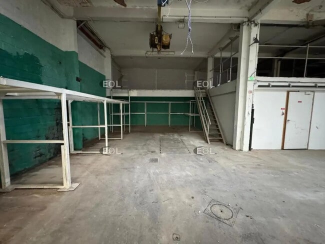 Plus de détails pour Local d’activités à vendre