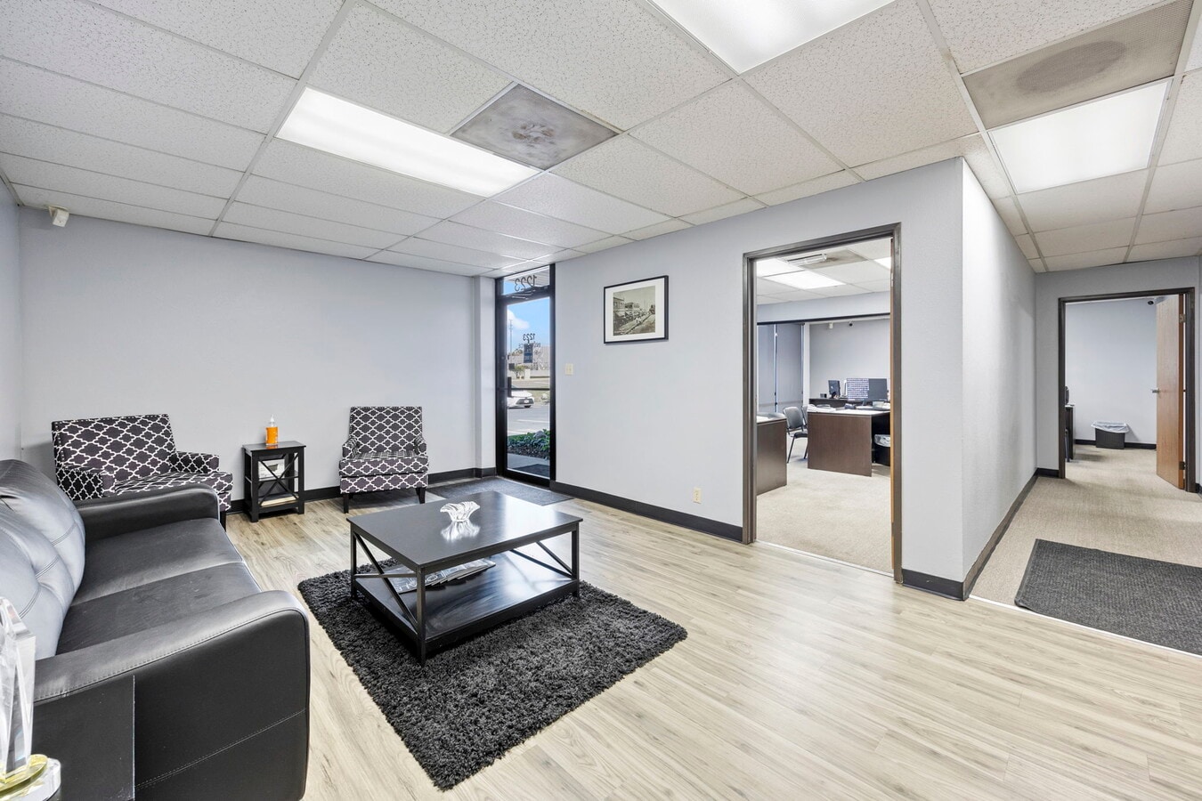 1215-1223 N Tustin Ave, Anaheim, CA 92807 - Lot 1223 -  - Photo intérieure - Image 1 of 10
