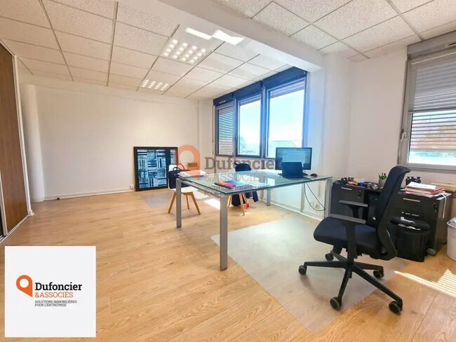 Plus de détails pour Bureau à vendre