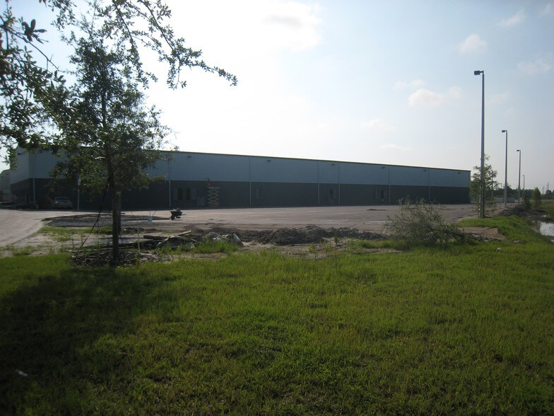 11316 Boggy Creek Rd, Orlando, FL à louer - Photo de l’immeuble – Image 3 sur 6