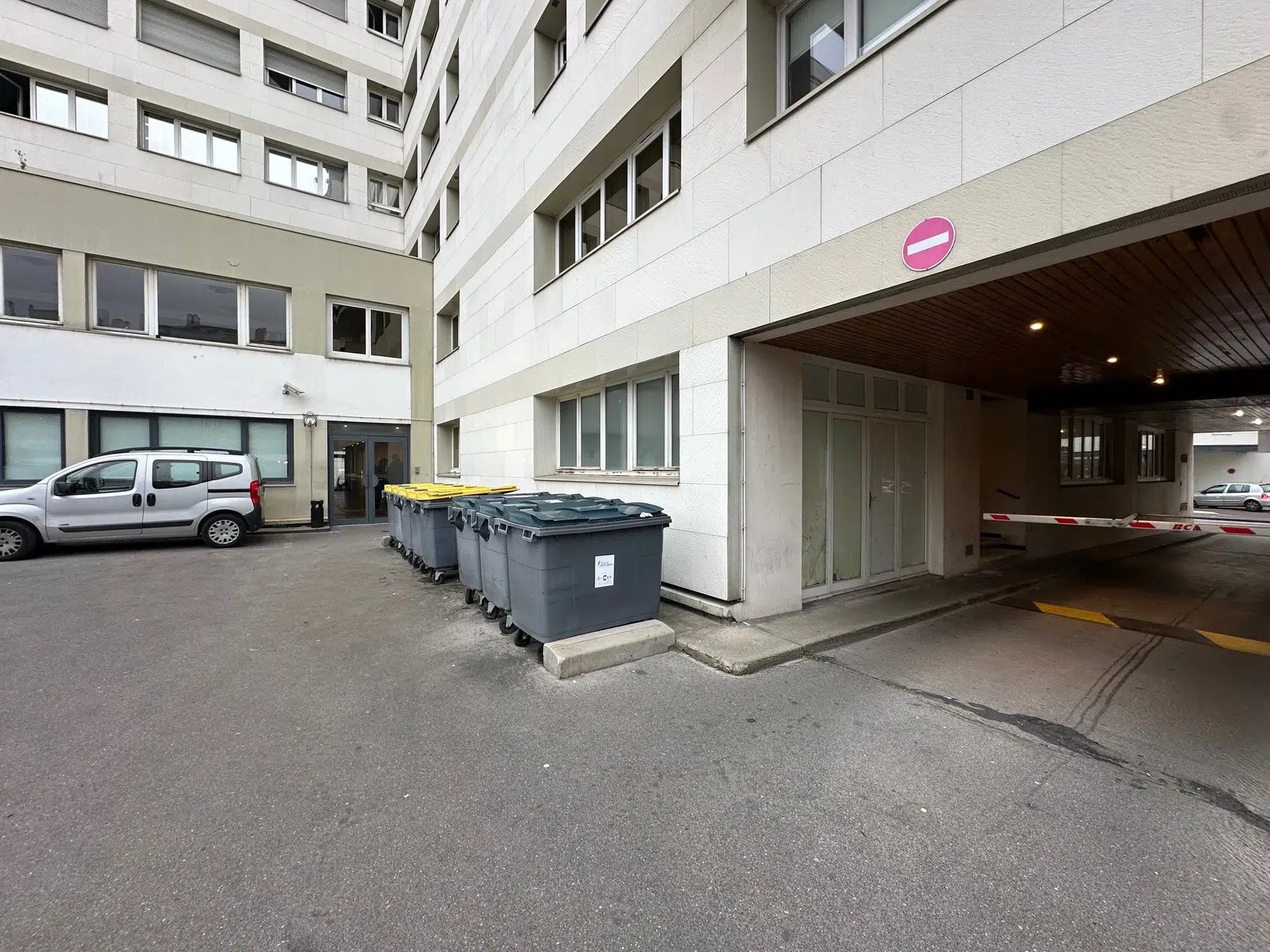 Bureau dans Clichy à vendre Photo de l’immeuble– Image 1 sur 5