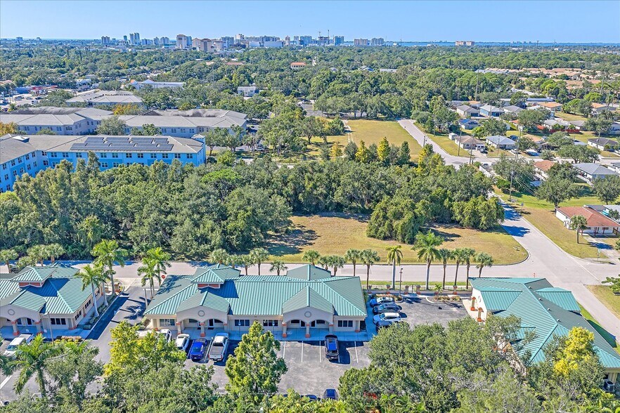 306 N Rhodes Ave, Sarasota, FL à vendre - Photo de l’immeuble – Image 3 sur 15