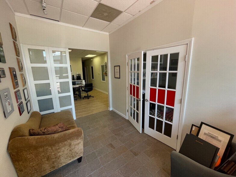 142 Market Sq, Newington, CT à louer - Photo intérieure – Image 1 sur 10
