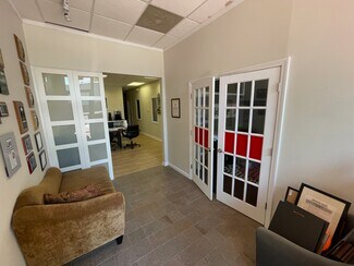 Plus de détails pour 142 Market Sq, Newington, CT - Local commercial à louer
