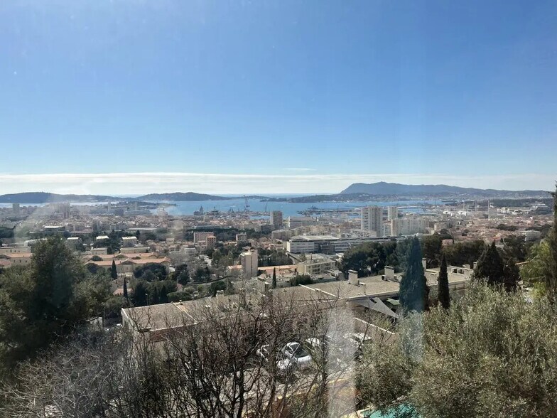 Bureau dans Toulon à vendre - Photo de l’immeuble – Image 3 sur 5