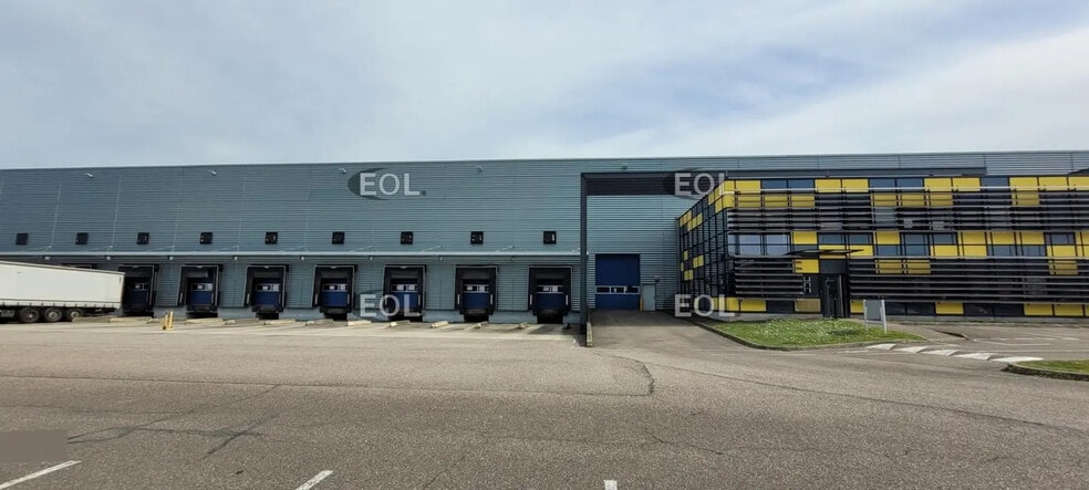 Industriel/Logistique dans Corbas à louer - Photo de l’immeuble – Image 1 sur 6