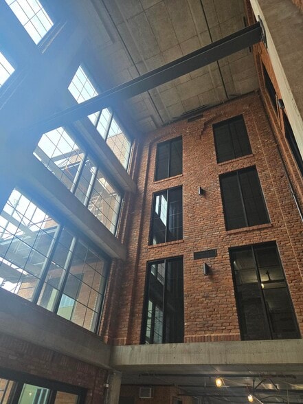 160 Rue King, Montréal, QC à louer - Hall d’entrée – Image 2 sur 8