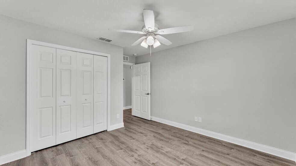 5 Fort Meade Duplexes - $375,000 Each portefeuille de 5 biens à vendre sur LoopNet.fr - Photo de l’immeuble – Image 3 sur 31