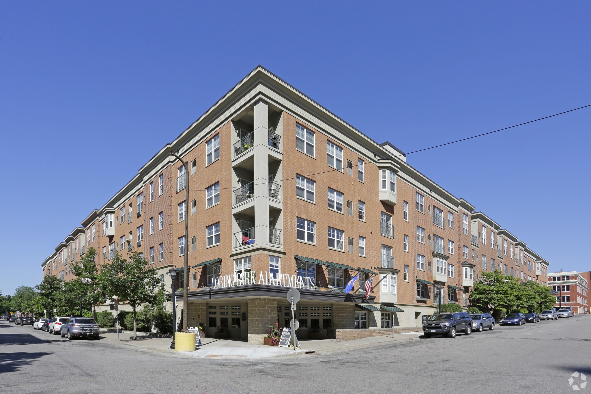 1300 Yale Pl, Minneapolis, MN à vendre Photo principale– Image 1 sur 69